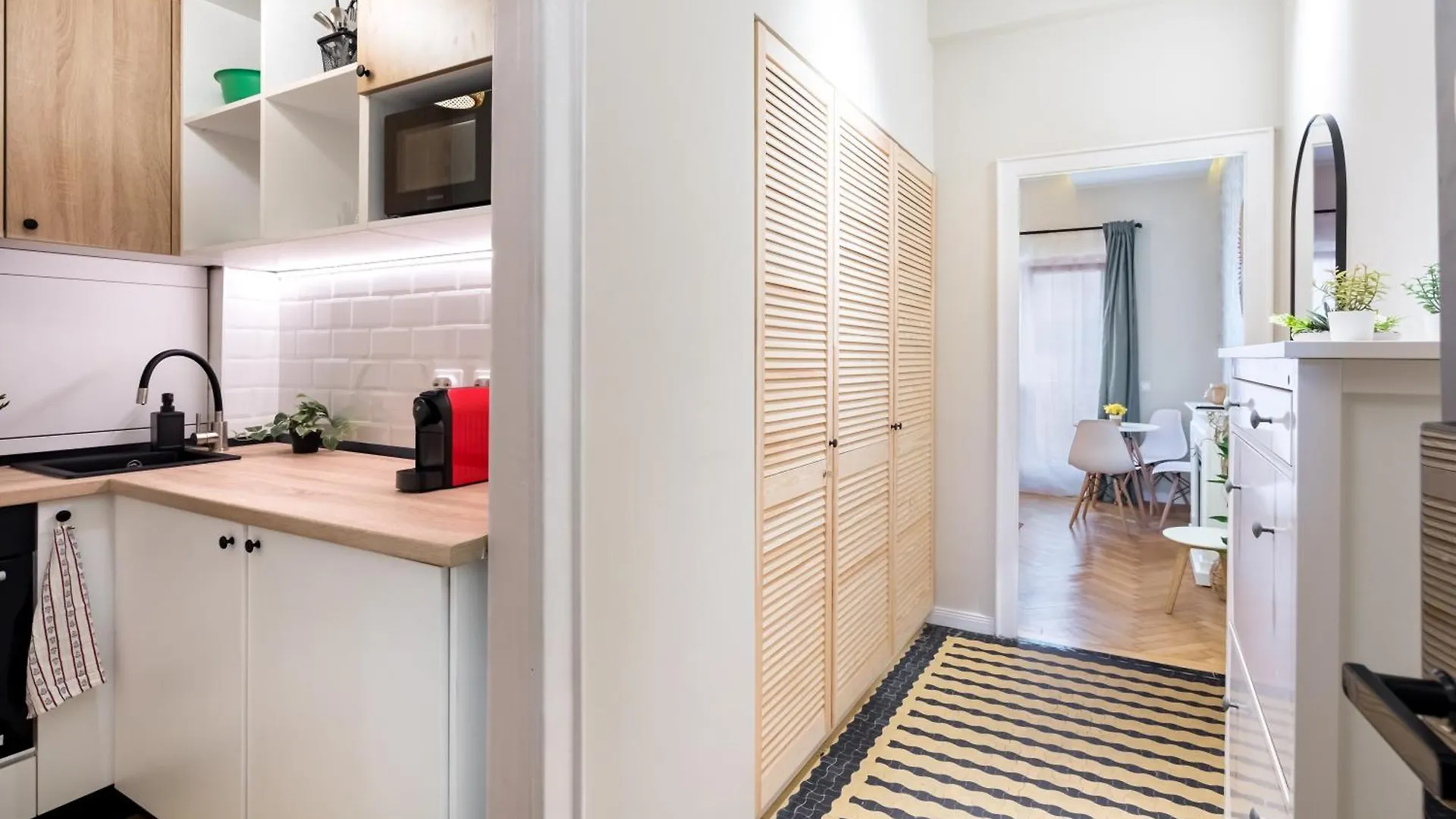Urban Dream Studio With City Views & Comfort Bucharest