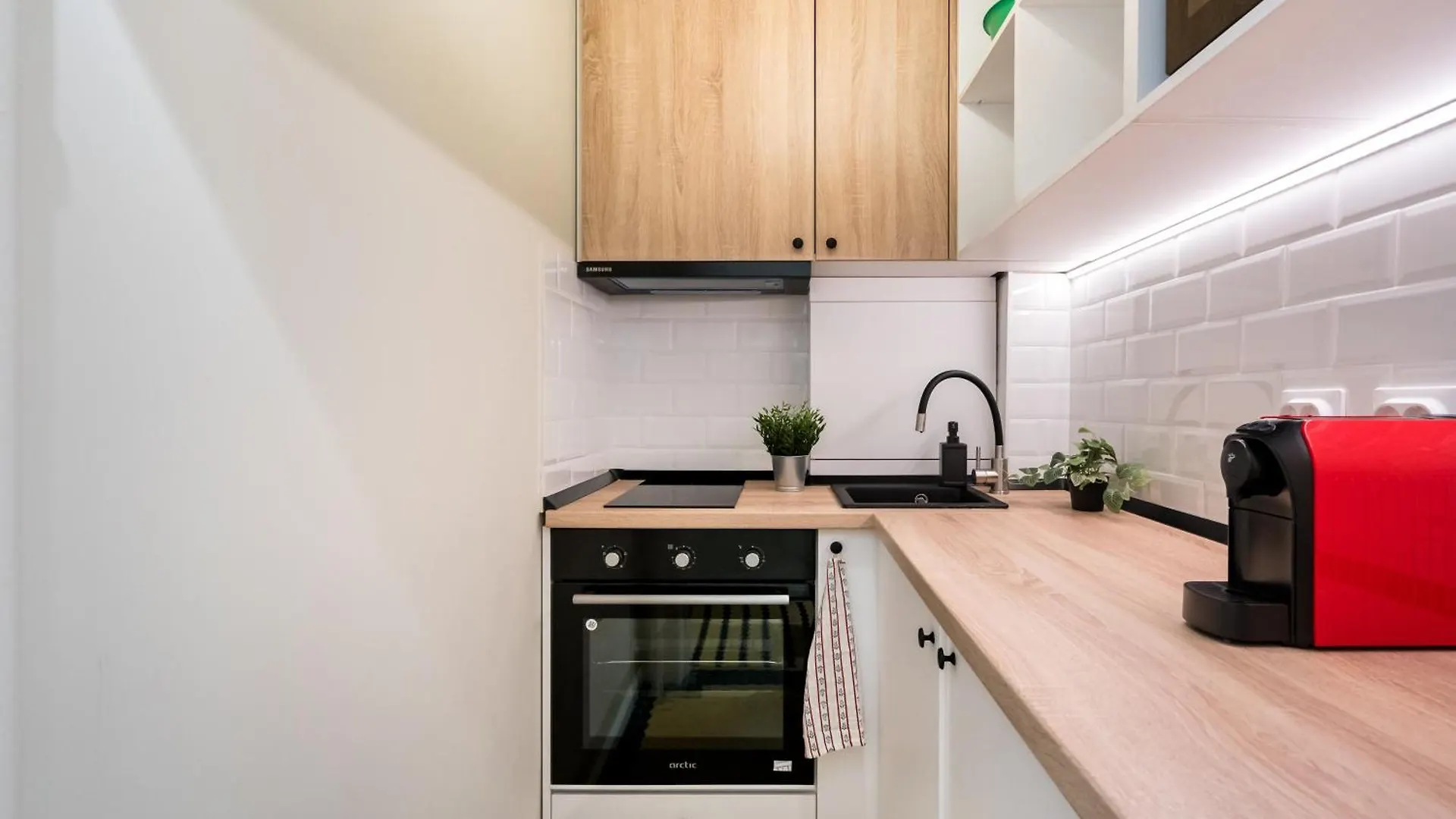 Urban Dream Studio With City Views & Comfort Bucharest 0*,